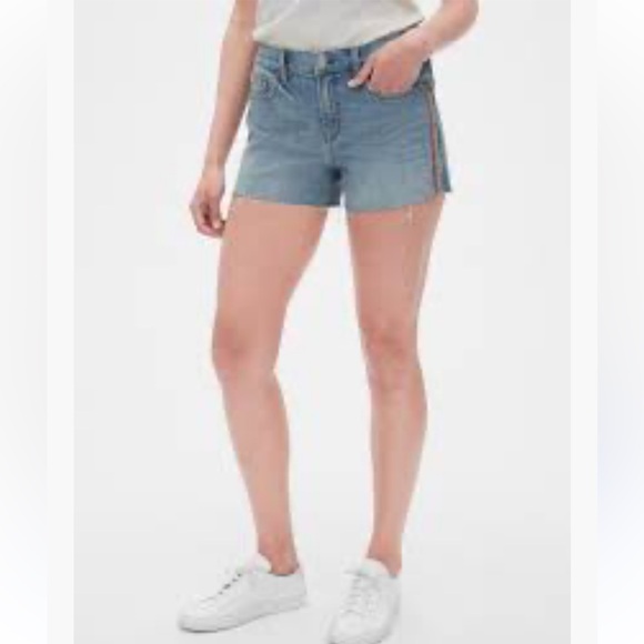 GAP Pride Rainbow Embroidered 3” Denim Shorts 27 New - Picture 5 of 15